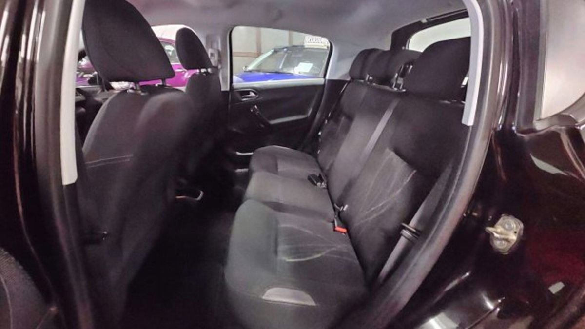Peugeot 208 82 5 porte Allure (17)