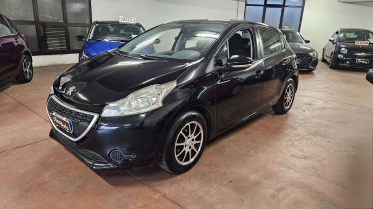 Peugeot 208 82 5 porte Allure (2)