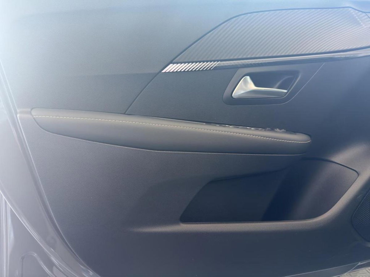 Peugeot 208 1.2 hybrid Active 100cv e-dcs 6 (13)