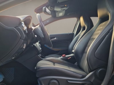 Mercedes-Benz GLA SUV 200 d Automatic 4Matic Sport (9)