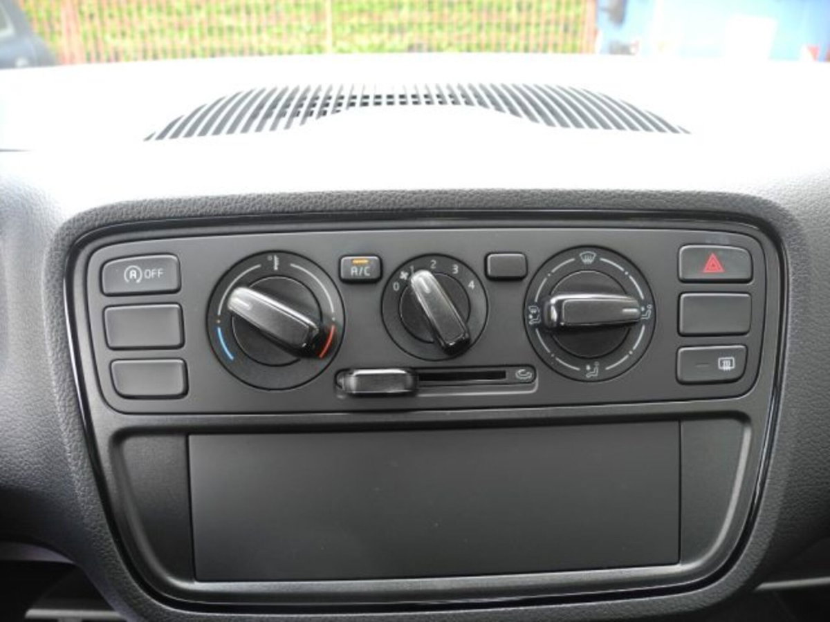 Skoda Citigo MPI 5 porte Active G-Tec (9)