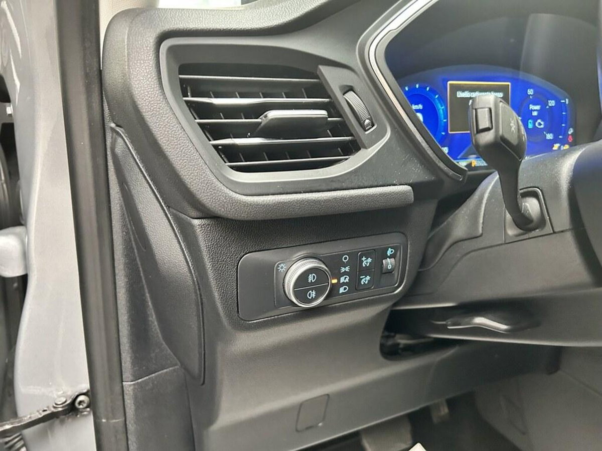 Ford Kuga 2.5 Full Hybrid 190 CV CVT 2WD ST-Line Design (10)
