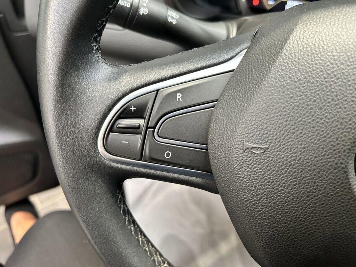 Renault Kadjar dCi 8V 115CV EDC Sport Edition (13)