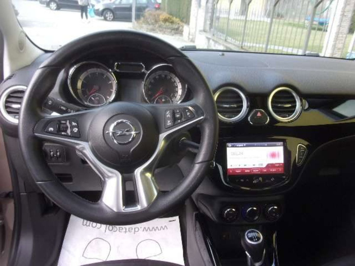 Opel Adam 1.2 70 CV Glam (10)