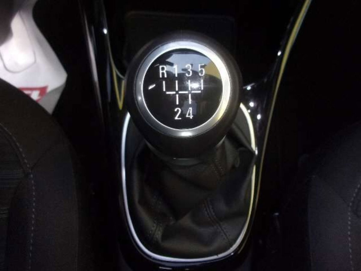 Opel Adam 1.2 70 CV Glam (15)