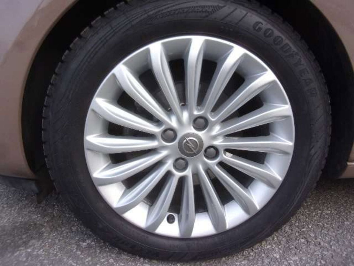 Opel Adam 1.2 70 CV Glam (6)