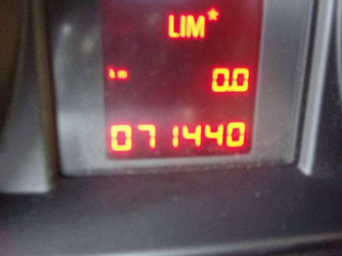 Opel Adam 1.2 70 CV Glam (8)
