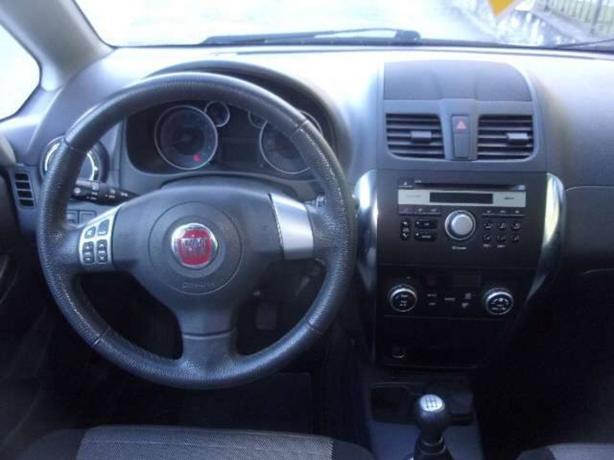 Fiat Sedici 1.6 16V 4x4 Emotion (10)