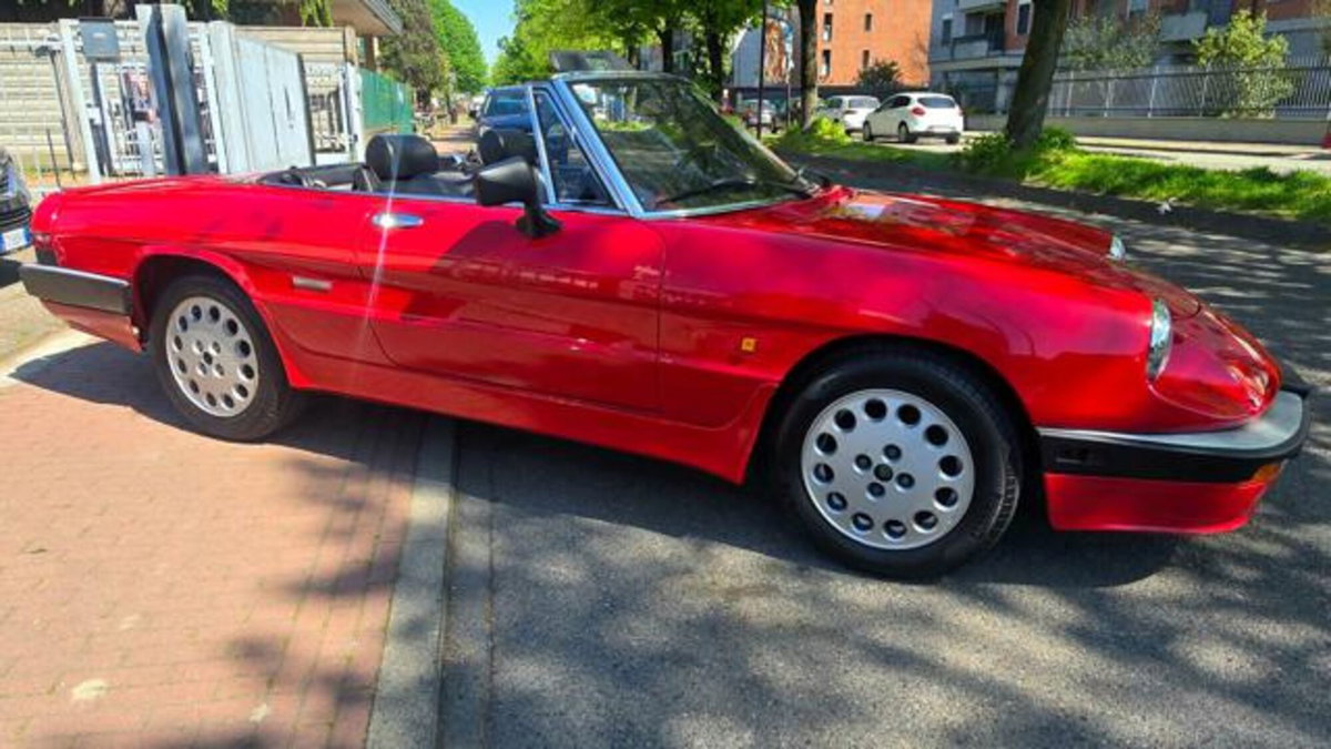 Alfa Romeo Spider 2.0 Veloce (10)