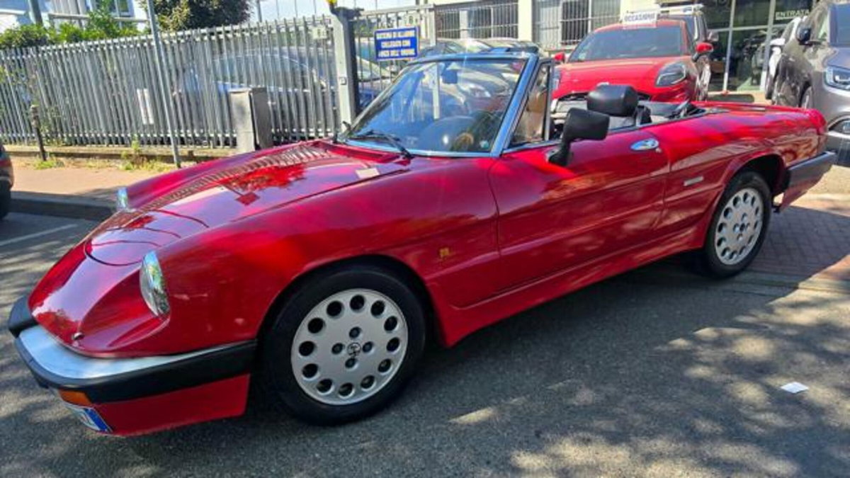 Alfa Romeo Spider 2.0 Veloce (2)