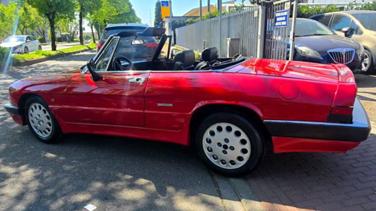 Alfa Romeo Spider 2.0 Veloce (4)