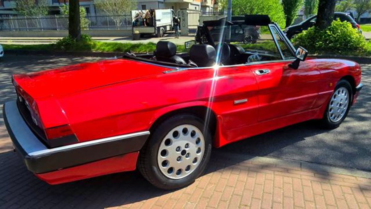 Alfa Romeo Spider 2.0 Veloce (8)