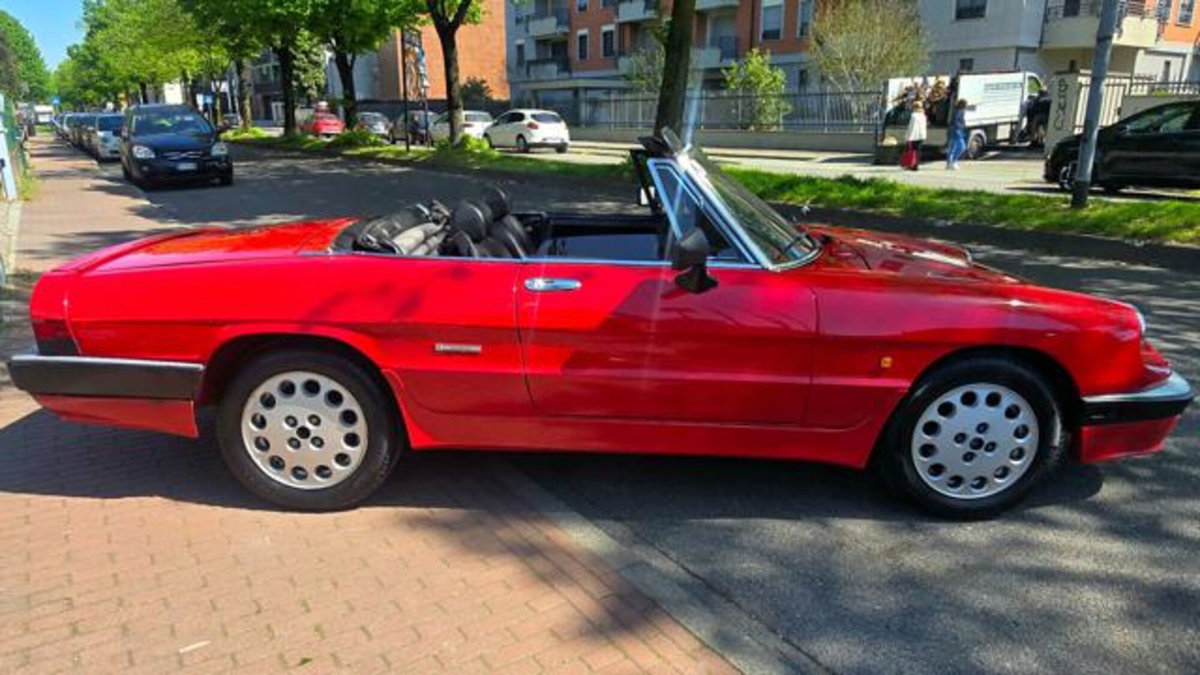 Alfa Romeo Spider 2.0 Veloce (9)