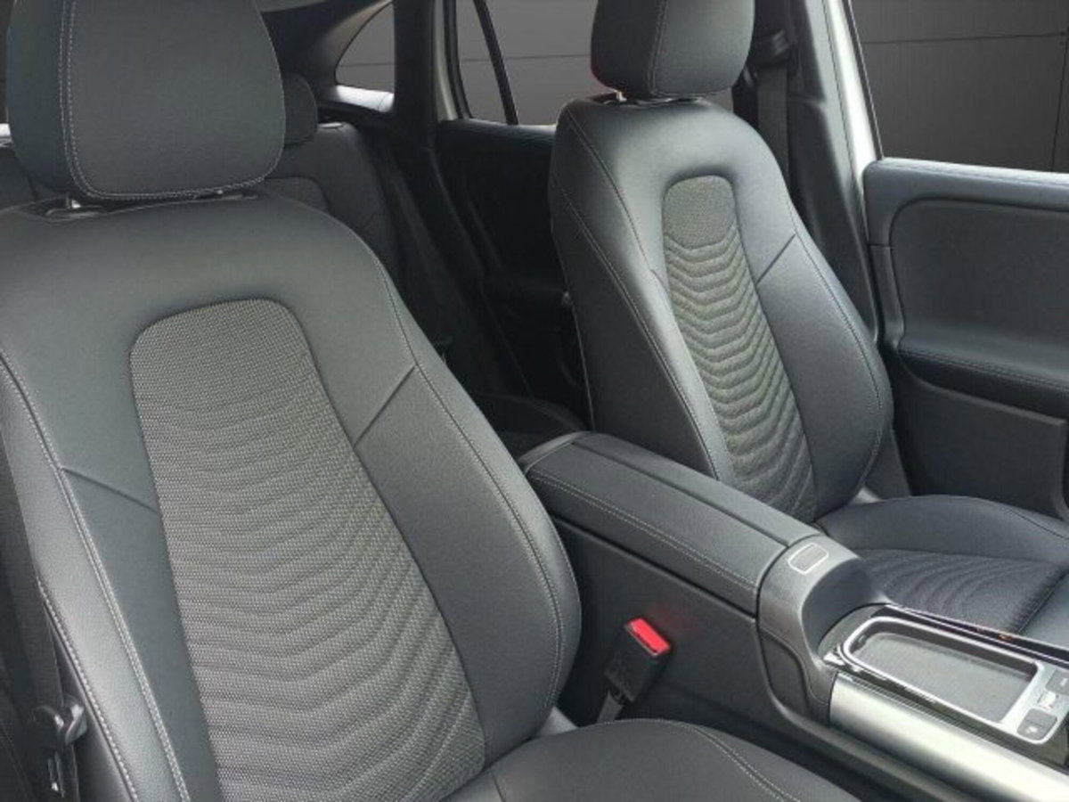Mercedes-Benz GLA SUV 180 Progressive Advanced Plus auto (12)
