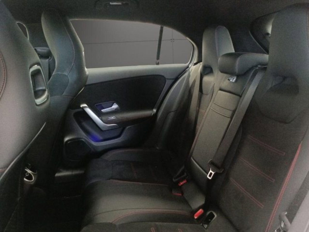 Mercedes-Benz Classe A Sedan 180 AMG Line Premium Plus auto (13)