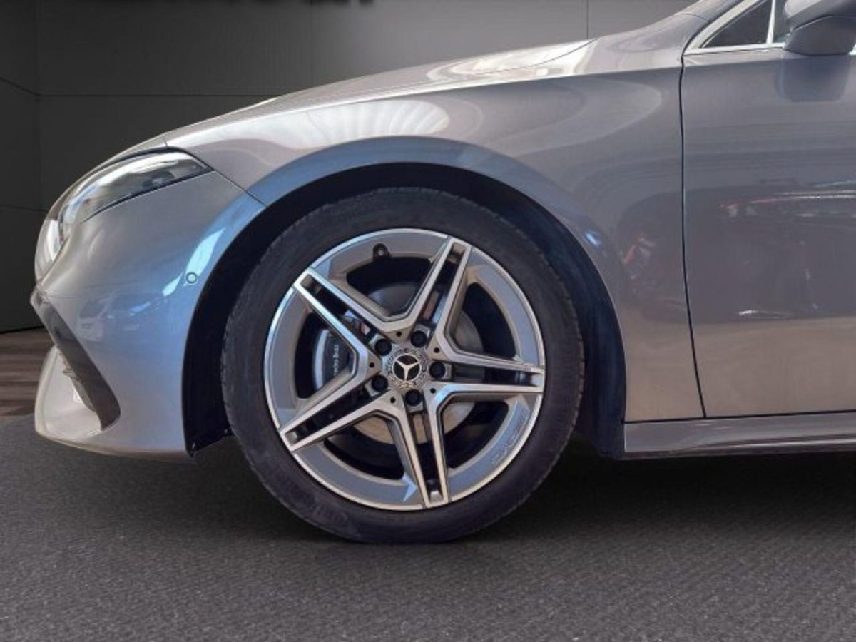 Mercedes-Benz Classe A Sedan 180 d AMG Line Premium Plus auto (9)
