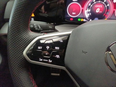 Volkswagen Golf 2.0 tsi GTI 265cv dsg (9)