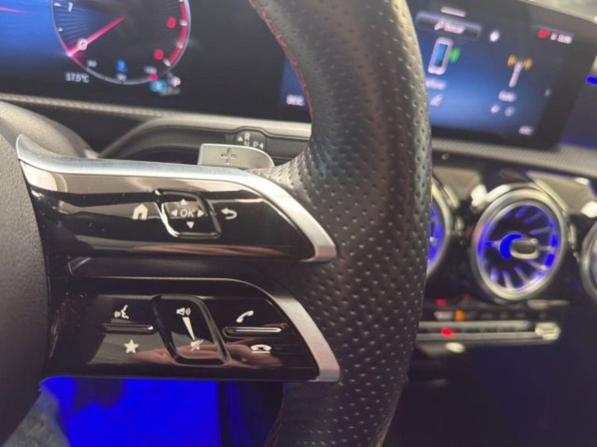 Mercedes-Benz Classe A Sedan 180 d AMG Line Premium Plus auto (13)