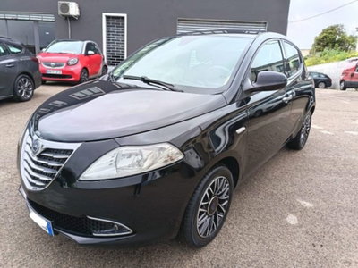 Lancia Ypsilon 1.3 MJT 16V 95 CV 5 porte S&S Silver (2)