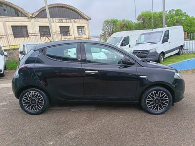 Lancia Ypsilon 1.3 MJT 16V 95 CV 5 porte S&S Silver (5)