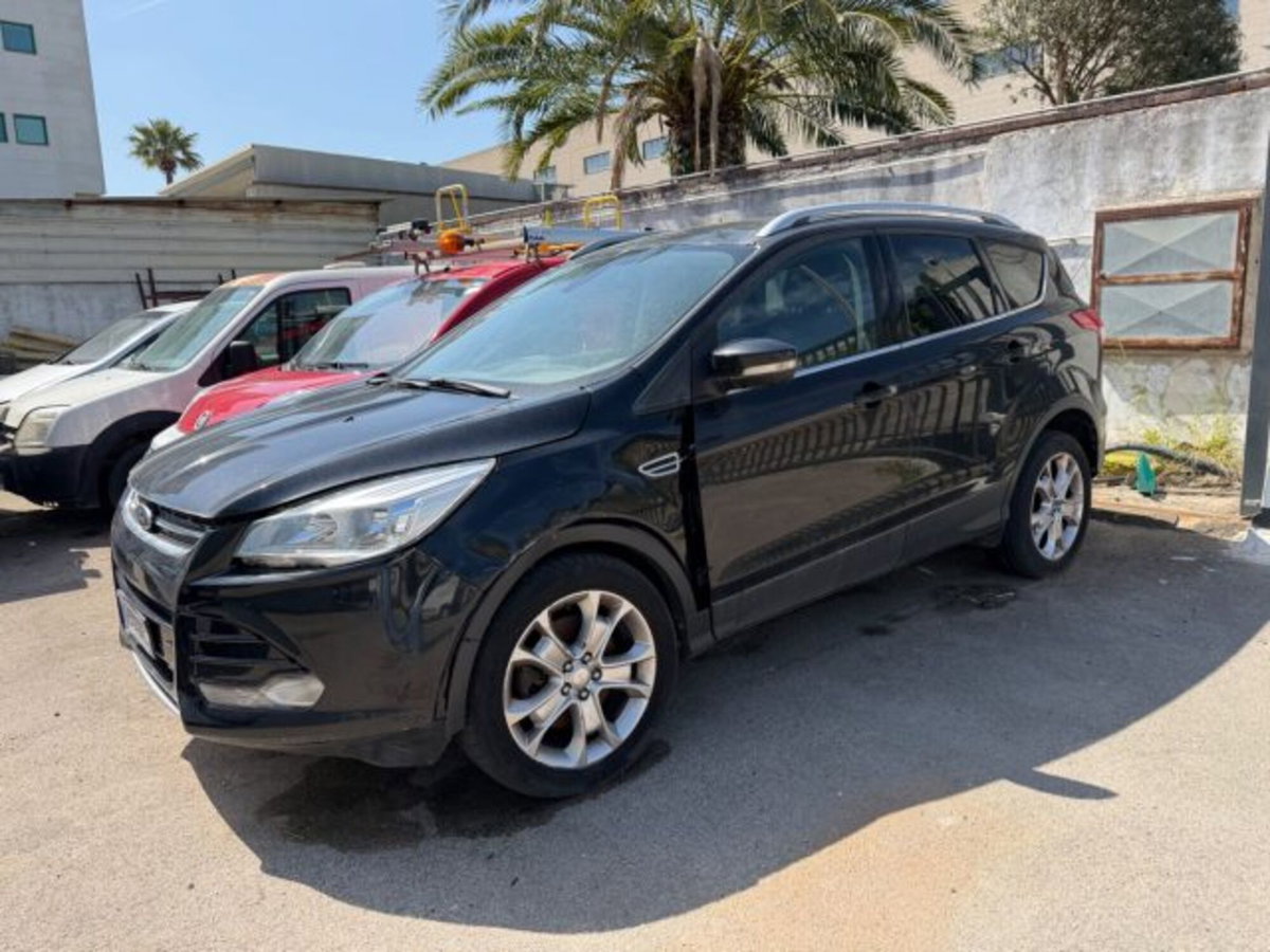 Ford Kuga 2.0 TDCi 163 CV 4WD DPF (2)