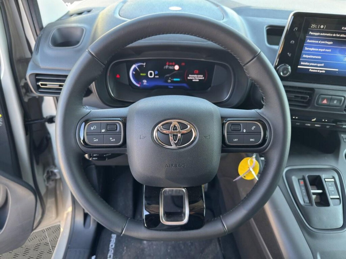 Toyota Proace City Verso City Verso electric L1 50kWh D Executive (10)