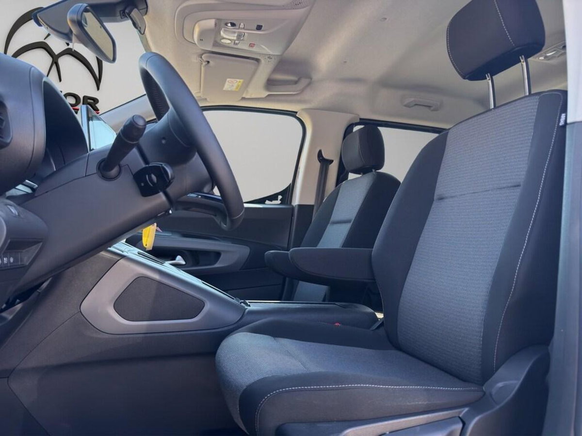 Toyota Proace City Verso City Verso electric L1 50kWh D Executive (14)