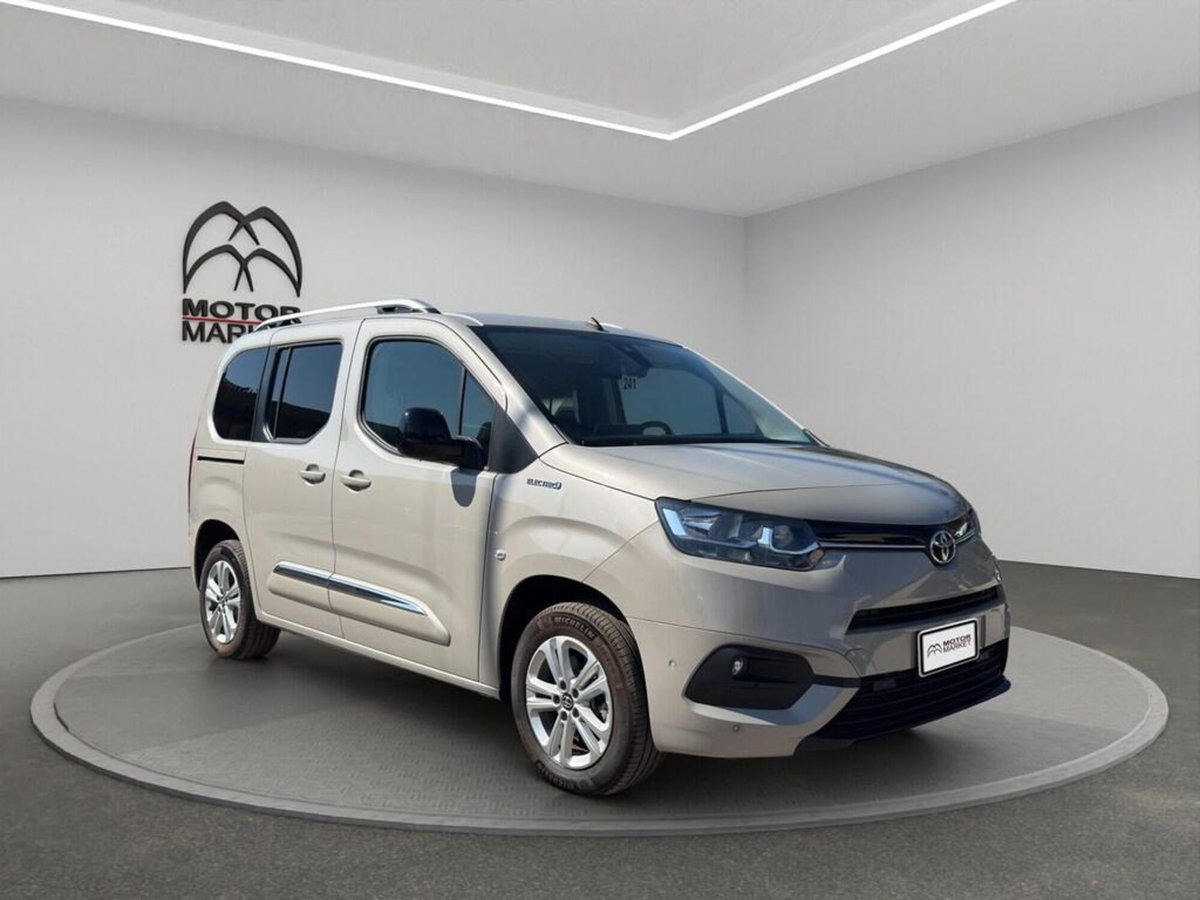 Toyota Proace City Verso City Verso electric L1 50kWh D Executive (3)