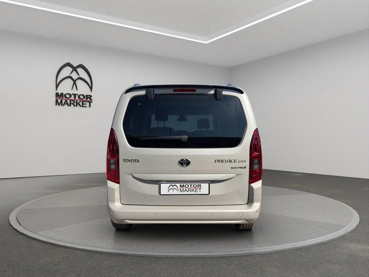 Toyota Proace City Verso City Verso electric L1 50kWh D Executive (6)