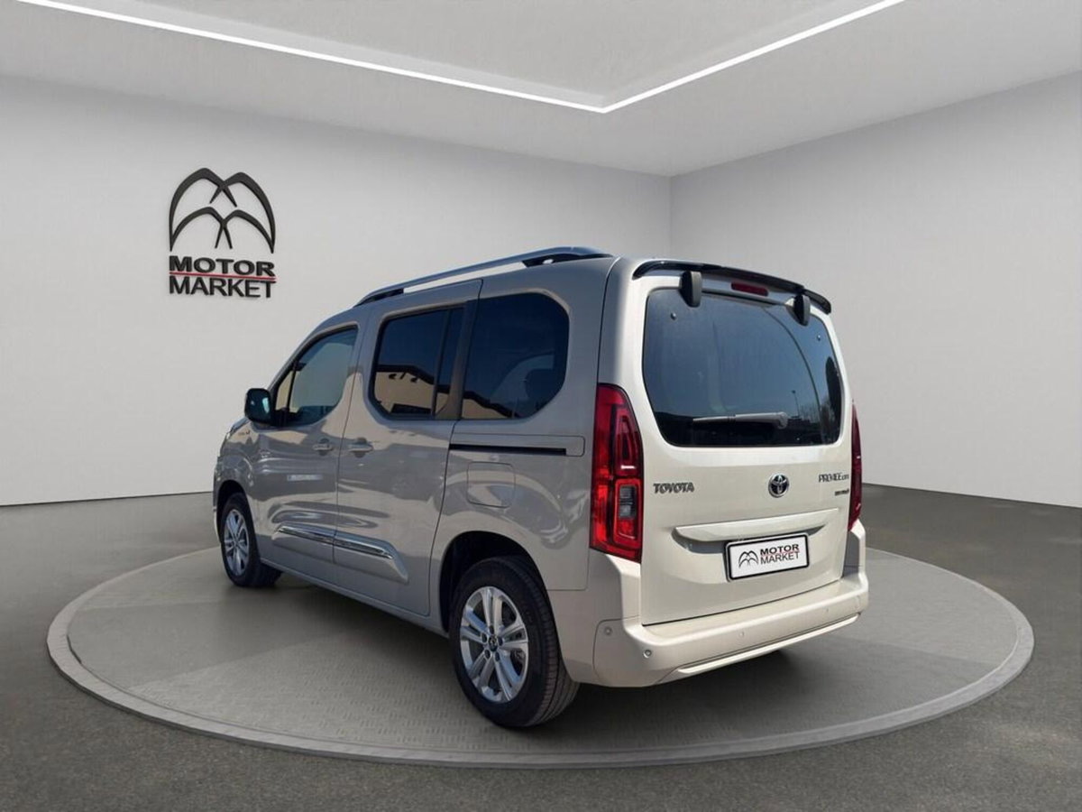 Toyota Proace City Verso City Verso electric L1 50kWh D Executive (8)