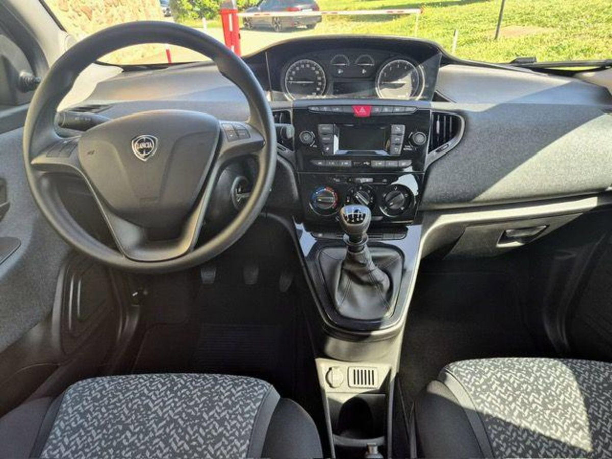 Lancia Ypsilon 1.0 FireFly 5 porte S&S Hybrid Ecochic Silver (12)