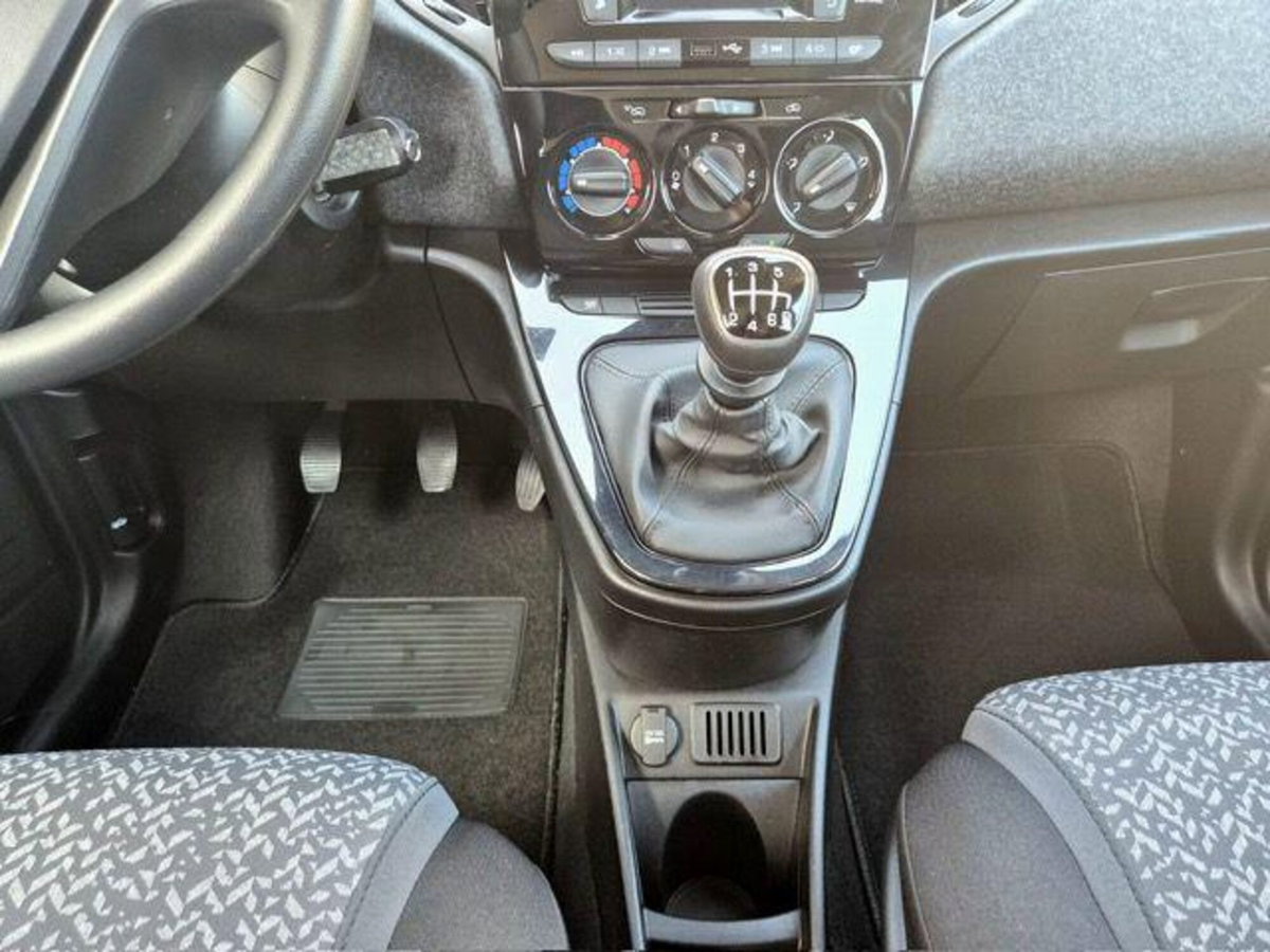 Lancia Ypsilon 1.0 FireFly 5 porte S&S Hybrid Ecochic Silver (14)