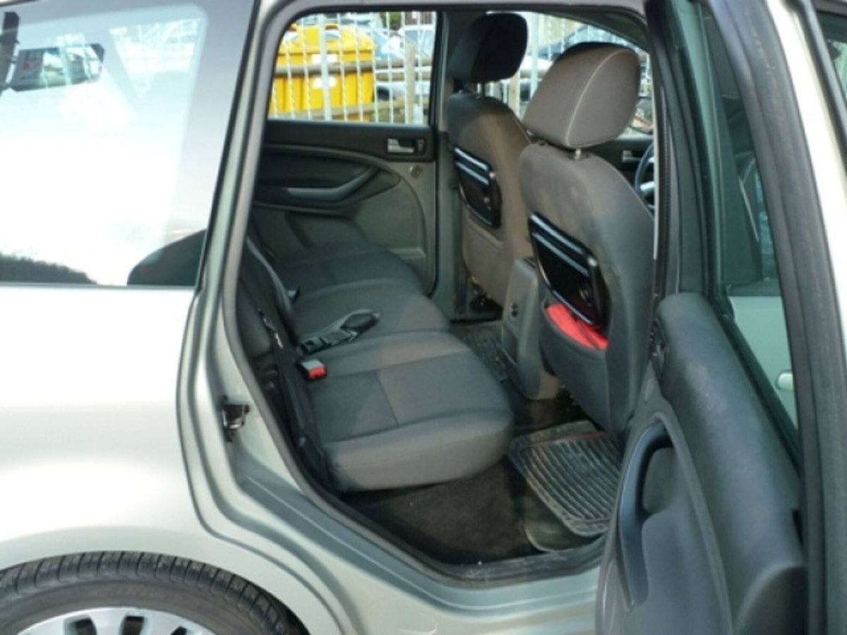 Ford C-Max 1.6 TDCi 110 CV Titanium DPF (9)