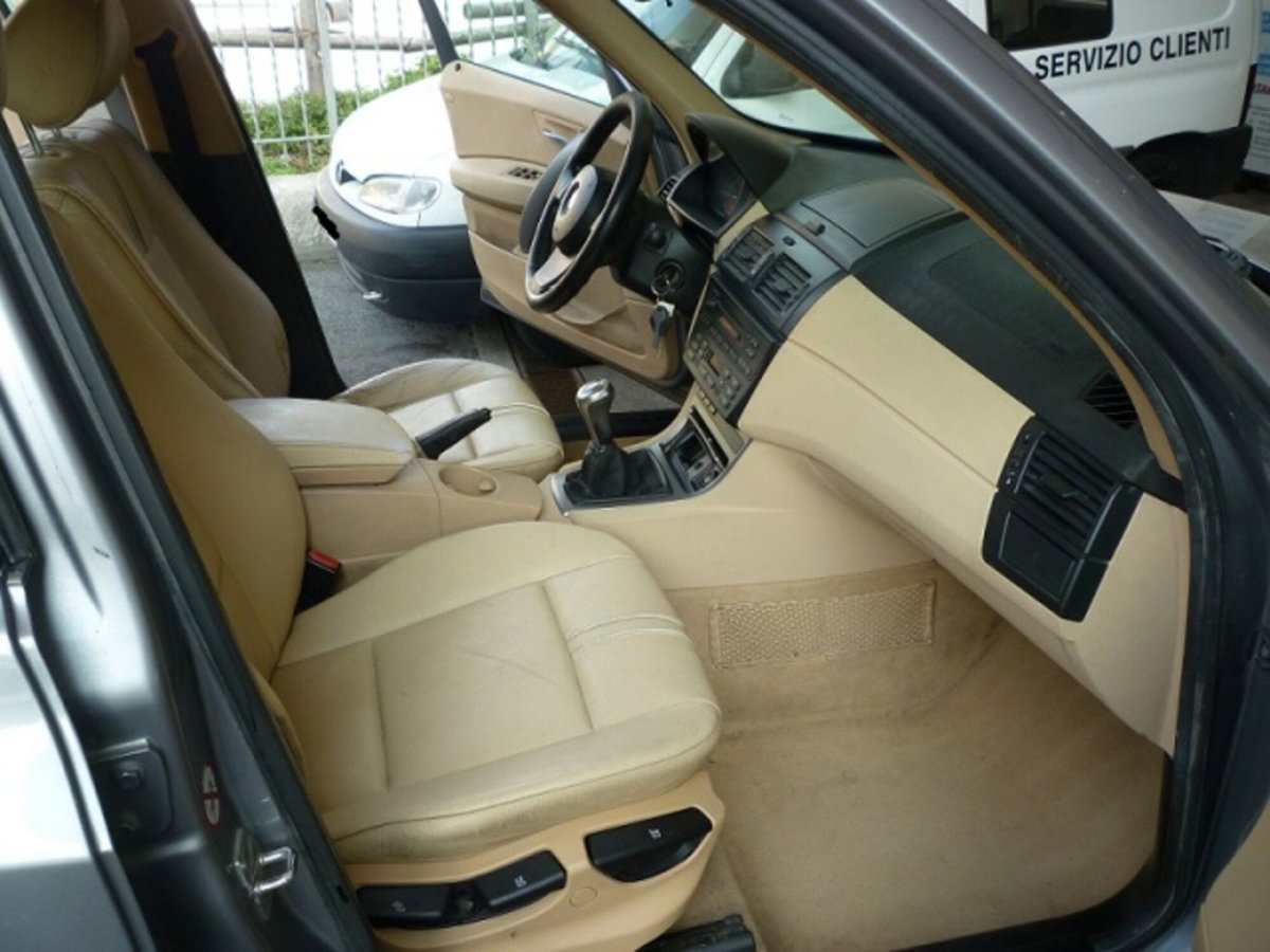 BMW X3 2.0d cat Eletta (9)