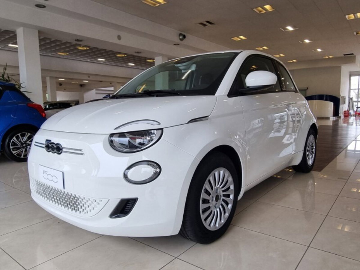 Fiat 500 Cabrio 23,8 kWh (Red) (2)