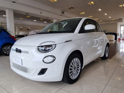 Fiat 500 Cabrio 23,8 kWh (Red) (2)