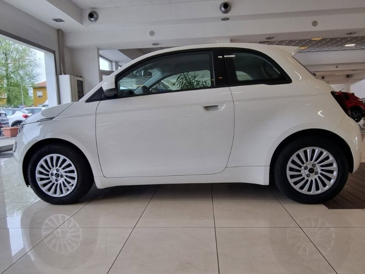 Fiat 500 Cabrio 23,8 kWh (Red) (3)