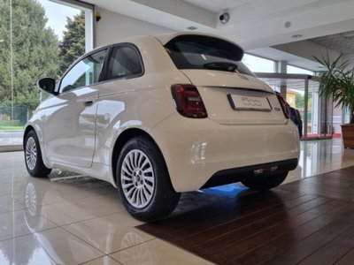 Fiat 500 Cabrio 23,8 kWh (Red) (4)