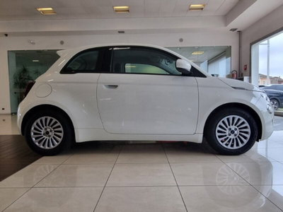 Fiat 500 Cabrio 23,8 kWh (Red) (8)