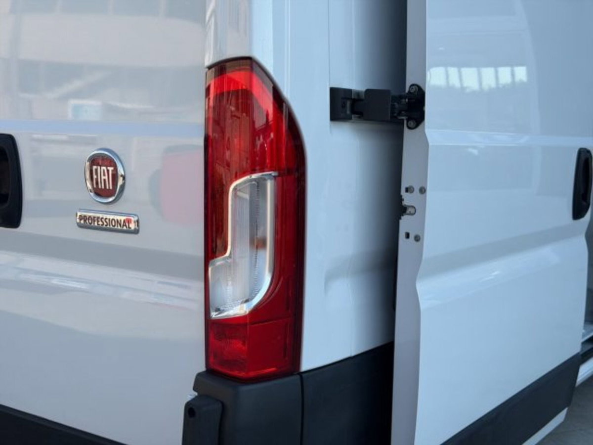 Fiat Ducato Furgone 35 CH1 2.2 mjt3 140cv AT9 serie 9 (17)