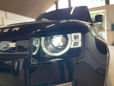 Land Rover Defender 110 3.0D I6 200 CV AWD Auto X-Dynamic HSE (8)