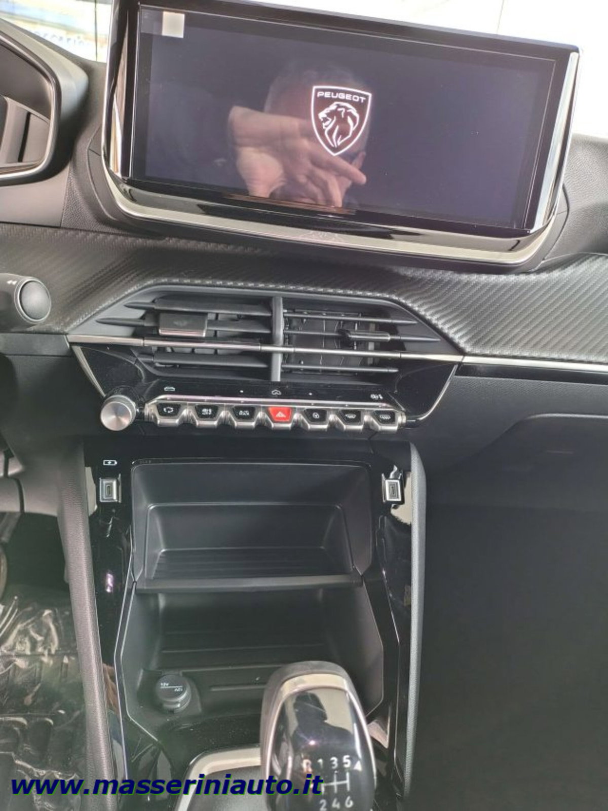Peugeot 2008 1.2 puretech Allure s&s 100cv (9)