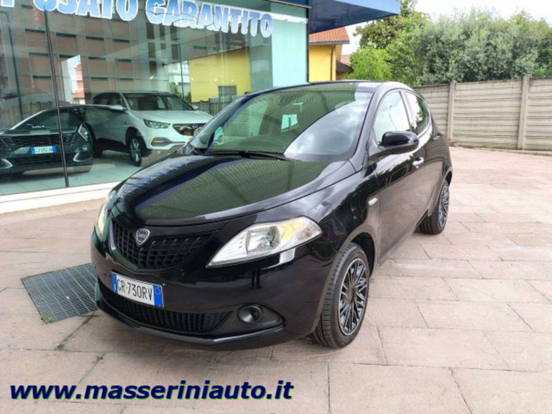 Lancia Ypsilon 1.0 FireFly 5 porte S&S Hybrid Ecochic Silver