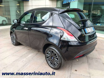 Lancia Ypsilon 1.0 FireFly 5 porte S&S Hybrid Ecochic Silver (3)