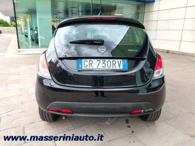 Lancia Ypsilon 1.0 FireFly 5 porte S&S Hybrid Ecochic Silver (4)