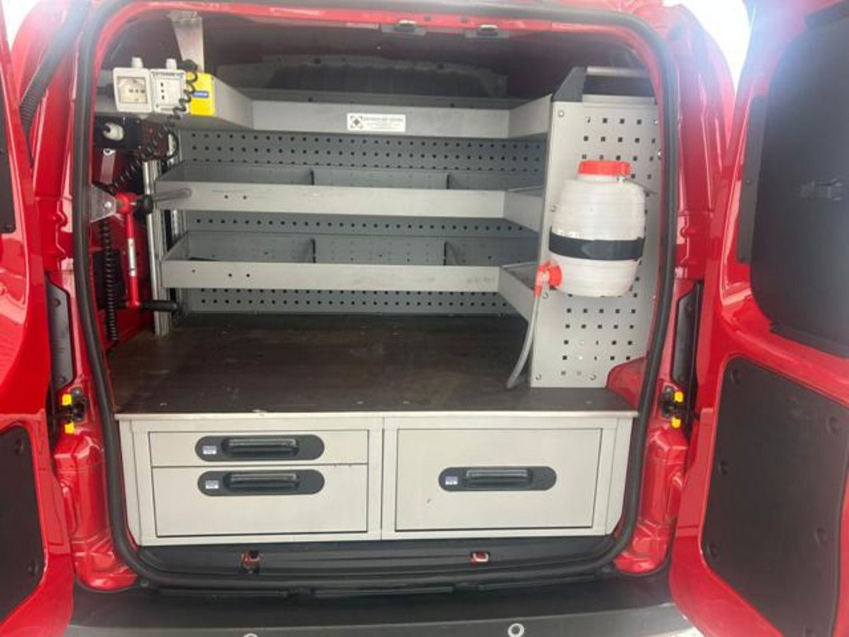 Fiat Fiorino Furgone cargo 1.3 mjt 95cv Adventure (8)