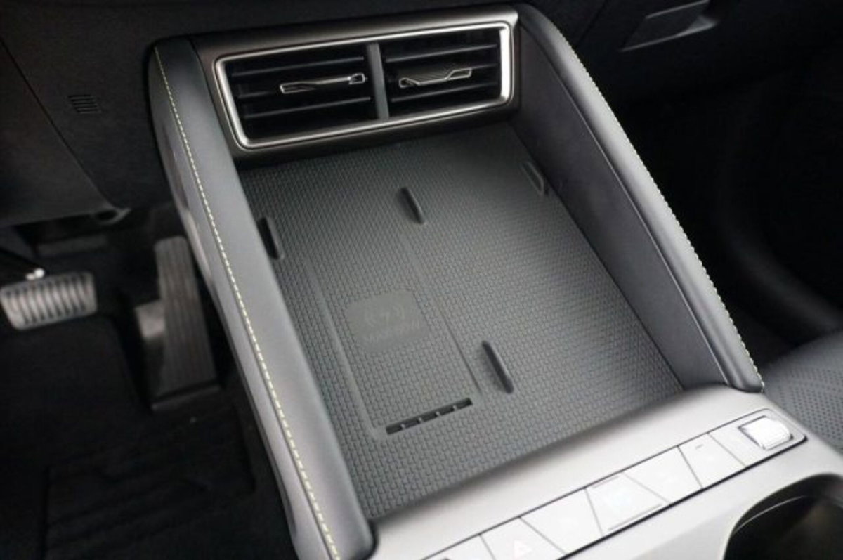 Byd Atto 2 DM-i 1.5 phev Boost 212cv (12)