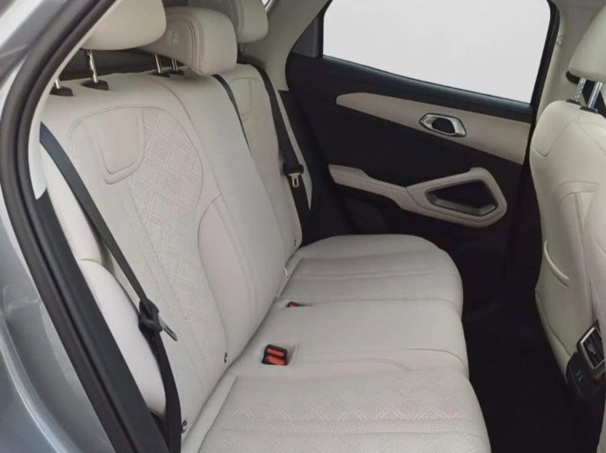 Byd Atto 2 DM-i 1.5 phev Boost 212cv (11)