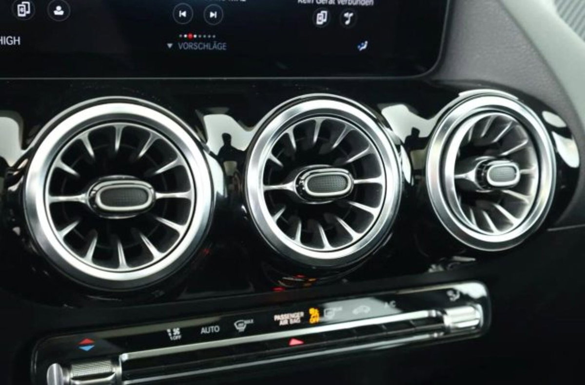 Mercedes-Benz GLA SUV 220 d Advanced 4matic auto (11)