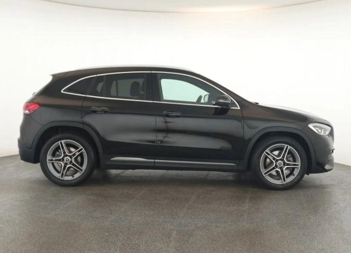 Mercedes-Benz GLA SUV 220 d Advanced 4matic auto (4)